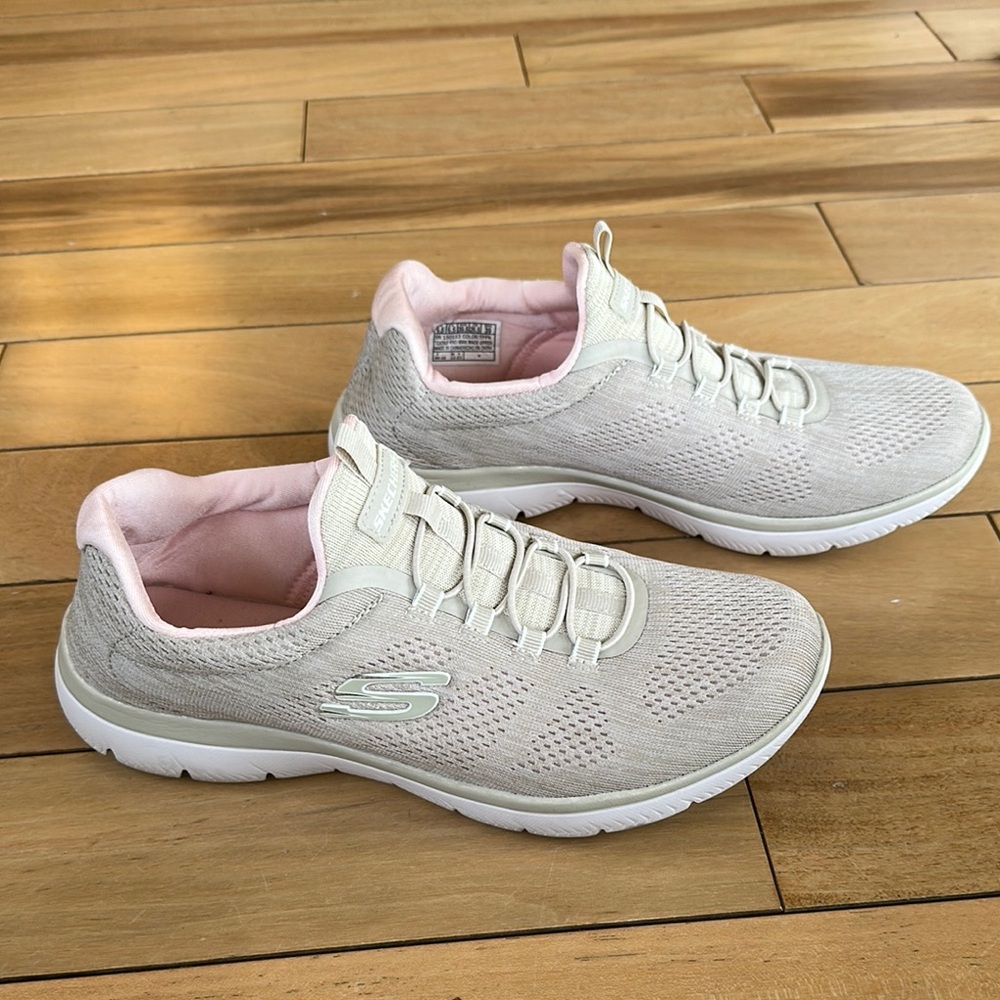Skechers Women's Gray Athletic Shoes